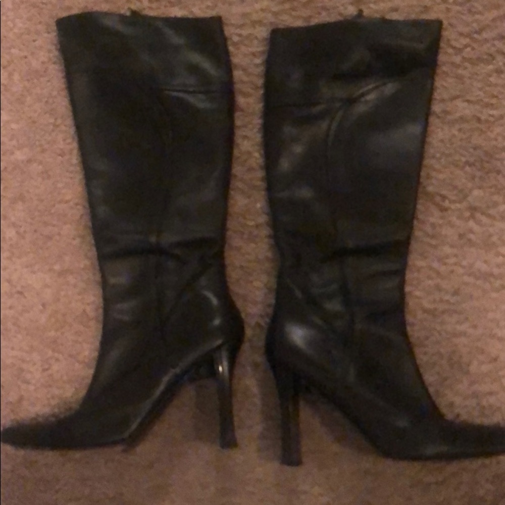 Soft black leather boots in great condition